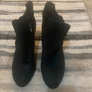 Vince Camuto suede ankle black side tassel booties